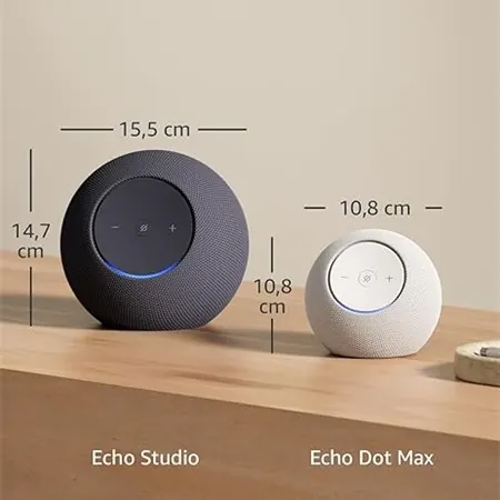 Echo Dot Max y Echo Studio comparados como altavoces para salón