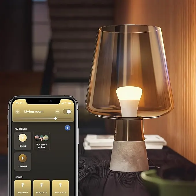 Bombilla Philips Hue controlada desde la app como ejemplo de ecosistema Zigbee más ordenado
