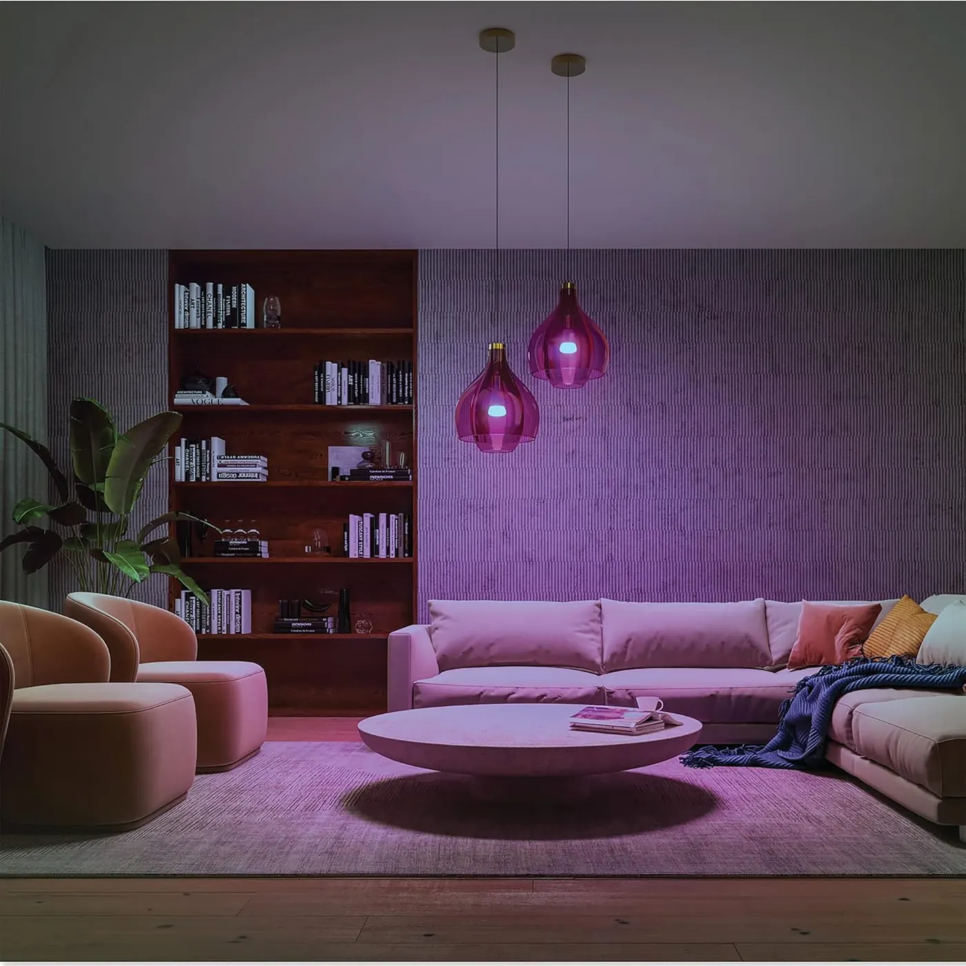 Salón con bombillas inteligentes de color compatibles con Alexa creando ambiente