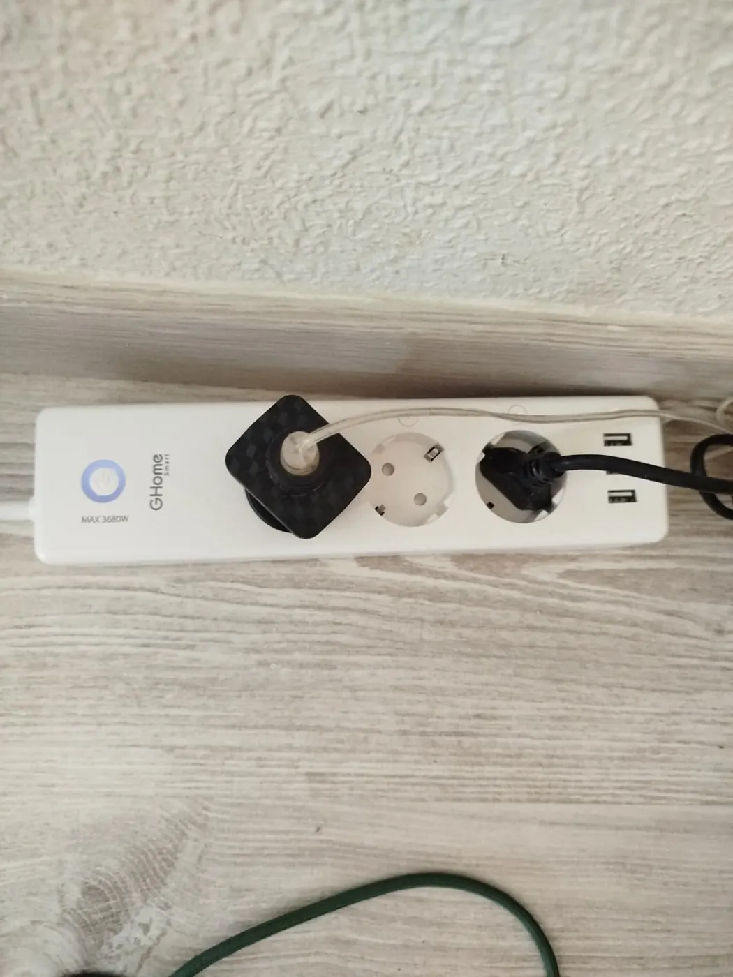 Regleta inteligente GHome preparada para controlar varios aparatos con Alexa desde una misma zona